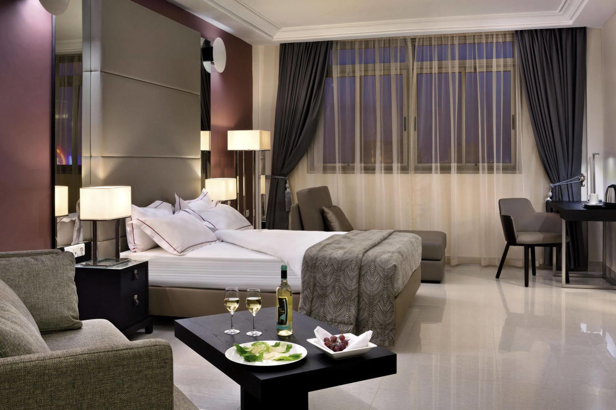 Bravia Hotel Ouagadougou Esterno foto