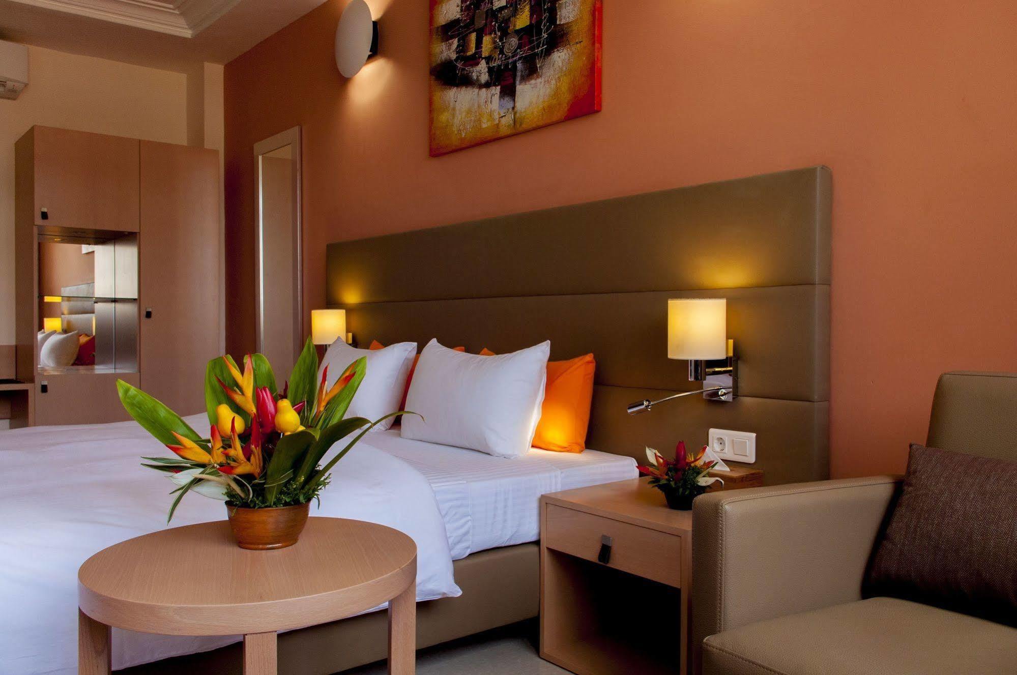 Bravia Hotel Ouagadougou Esterno foto